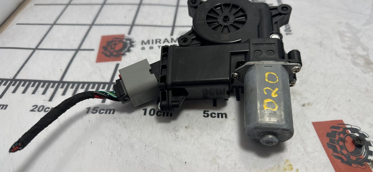 моторчик регулировки сиденья GMC Terrain 2 поколение 2019, 1.5 л., бензин, АКПП, белый, внедорожник 5 дв. - фото №1