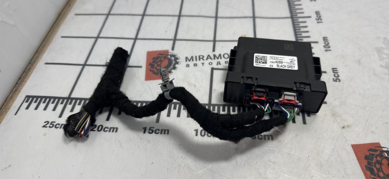 блок управления (другие) GMC Terrain 2 поколение 2019, 1.5 л., бензин, АКПП, белый, внедорожник 5 дв., 13524288 - фото №1