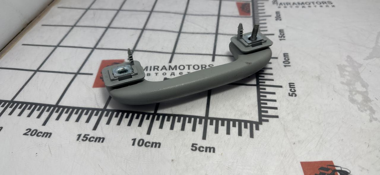 ручка внутренняя потолочная Chevrolet Cruze 2 поколение 2019, 1.4 л., бензин, АКПП, синий диплоат, хетчбэк 5 дв., полный привод - фото №1