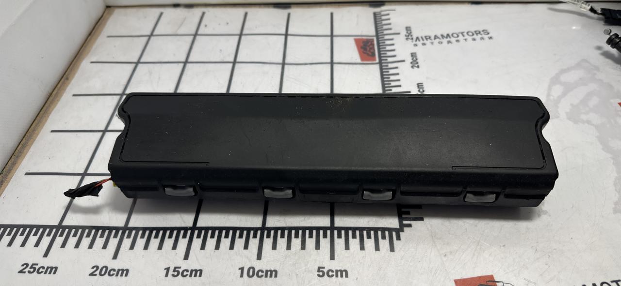 подушка безопасности коленная Chevrolet Cruze 2 поколение 2019, 1.4 л., бензин, АКПП, синий диплоат, хетчбэк 5 дв., полный привод, 39118060 - фото №1