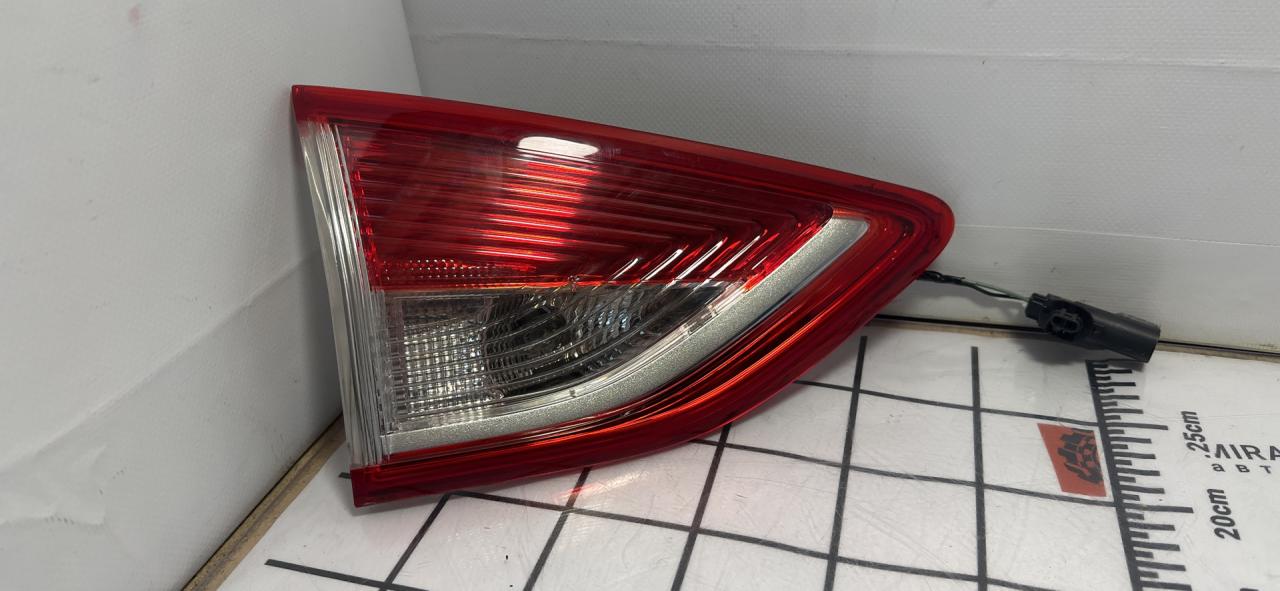 фонарь крышки багажника левый Ford Escape 3 поколение C520 2013, 1.5 л., бензин, АКПП, внедорожник 5 дв. - фото №1