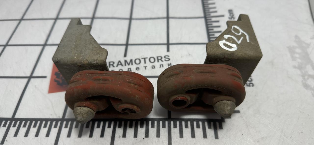 кронштейн глушителя Volkswagen Atlas 2018, 3.6 л., бензин, АКПП, черный, внедорожник 5 дв., полный привод - фото №1