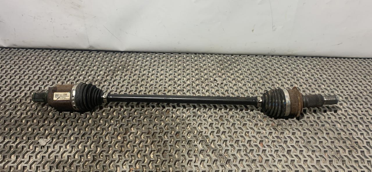полуось задняя (приводной вал, ШРУС) Chevrolet Equinox 3 поколение 2019, 1.5 л., бензин, АКПП, серый, внедорожник 5 дв., полный привод, 84241269 - фото №1