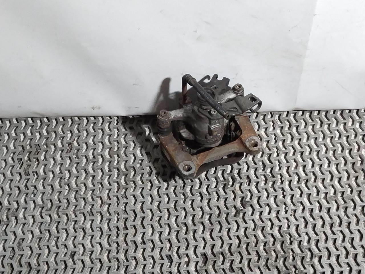 суппорт задний левый Chevrolet Cruze 2 поколение 2017, 1.4 л., бензин, АКПП, серый, седан, 13498176 - фото №1