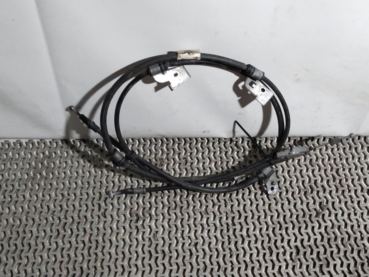 трос ручника Chevrolet Cruze 2 поколение 2019, 1.4 л., бензин, АКПП, синий диплоат, хетчбэк 5 дв., полный привод, 39080957 - фото №1