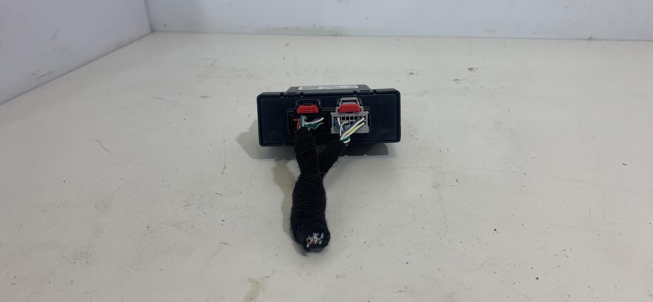 блок управления (другие) Chevrolet Equinox 3 поколение 2020, 1.5 л., бензин, АКПП, черный, внедорожник 5 дв., 13524288 - фото №1