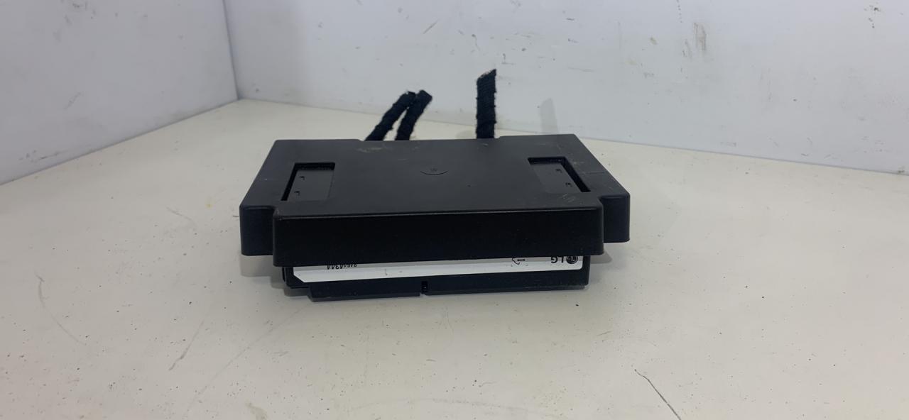 блок радио Chevrolet Equinox 3 поколение 2020, 1.5 л., бензин, АКПП, черный, внедорожник 5 дв., 84644344 - фото №1