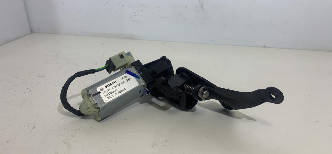 моторчик регулировки сиденья Chevrolet Equinox 3 поколение 2020, 1.5 л., бензин, АКПП, черный, внедорожник 5 дв., 13513121 - фото №1