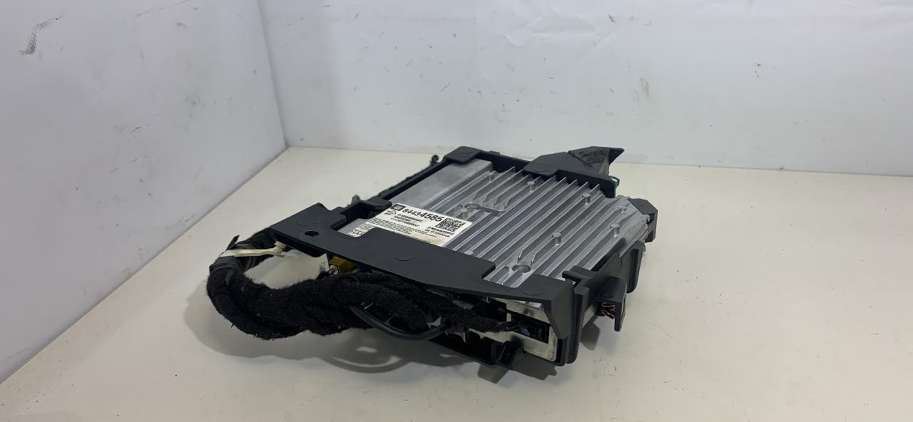 блок радио GMC Terrain 2 поколение 2018, 1.5 л., бензин, АКПП, черный, внедорожник 5 дв., полный привод, 84434585 - фото №1