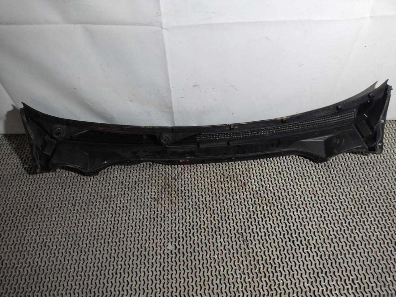 дождевик Chevrolet Equinox 3 поколение 2020, 1.5 л., бензин, АКПП, черный, внедорожник 5 дв., 84288975 - фото №1