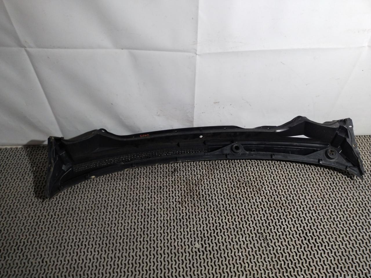 дождевик Chevrolet Equinox 3 поколение 2019, 1.5 л., бензин, АКПП, черный, внедорожник 5 дв., полный привод, 84288975 - фото №1