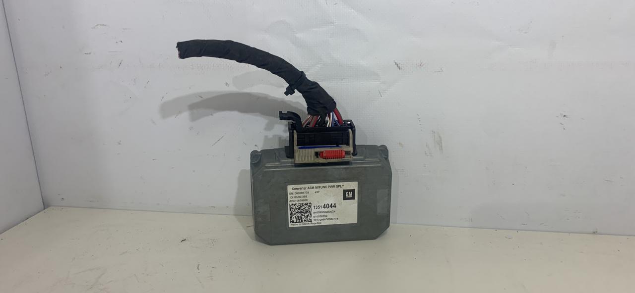 Преобразователь напряжения GMC Terrain 2 поколение 2018, 1.5 л., бензин, АКПП, черный, внедорожник 5 дв., полный привод, 13514044 - фото №1