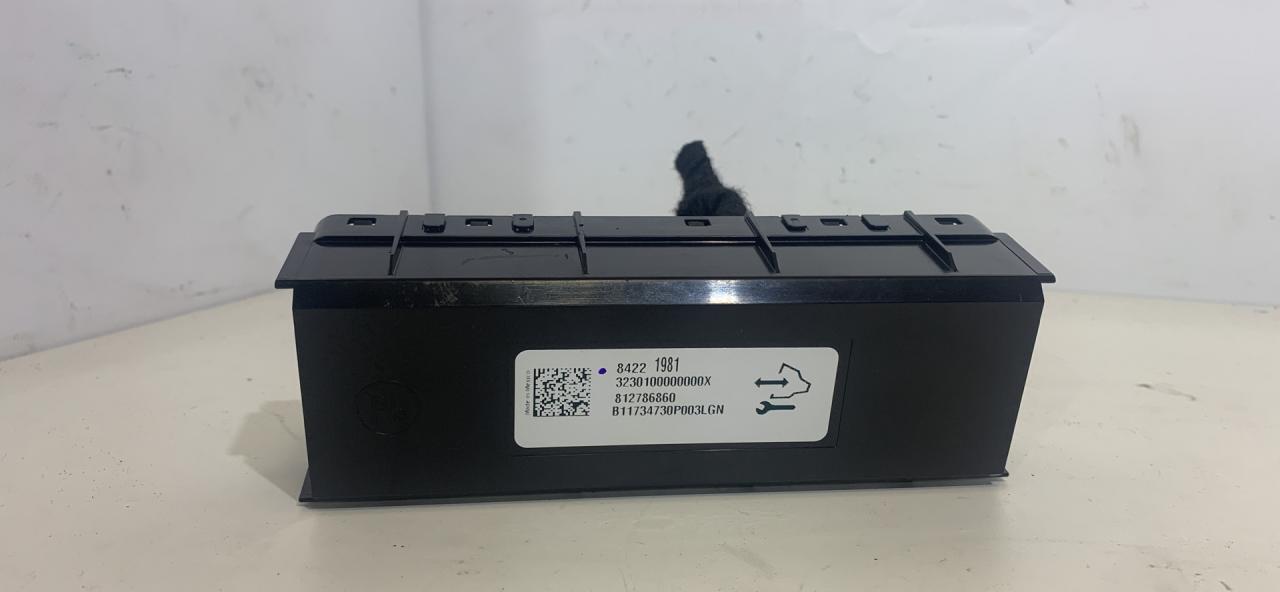 блок комфорта GMC Terrain 2 поколение 2018, 1.5 л., бензин, АКПП, черный, внедорожник 5 дв., полный привод, 84221981 - фото №1