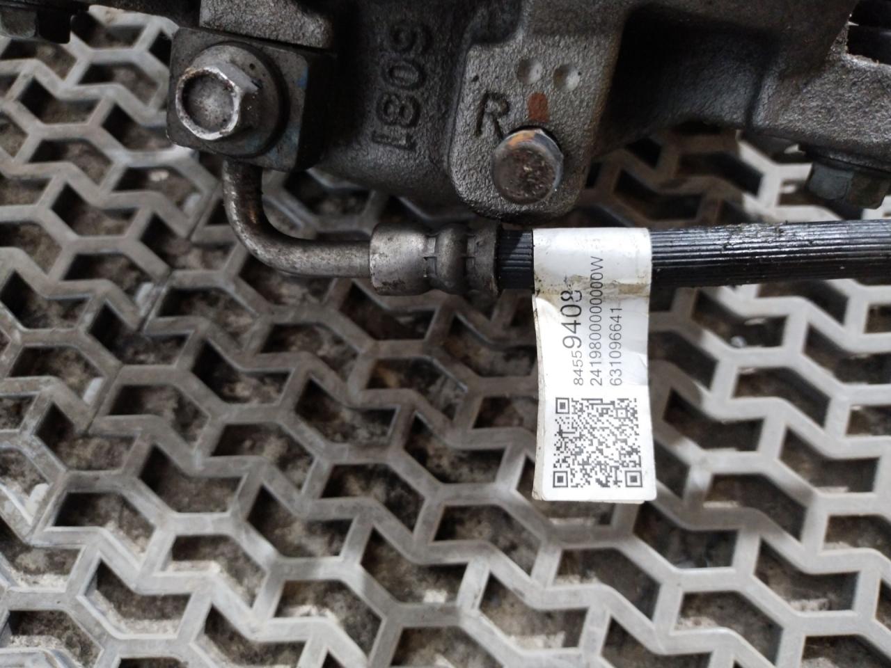 суппорт передний правый Chevrolet Equinox 3 поколение 2019, 2.0 л., бензин, АКПП, черный, внедорожник 5 дв., передний привод, 84559408 - фото №1