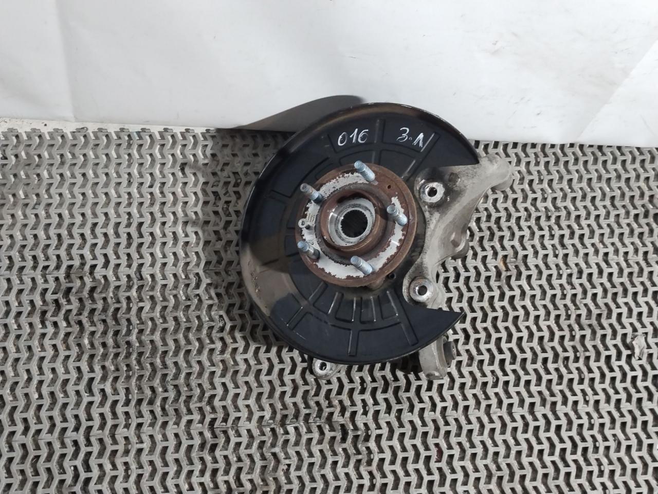 ступица задняя левая Chevrolet Equinox 3 поколение 2018, 1.5 л., бензин, АКПП, черный, внедорожник 5 дв., полный привод - фото №1