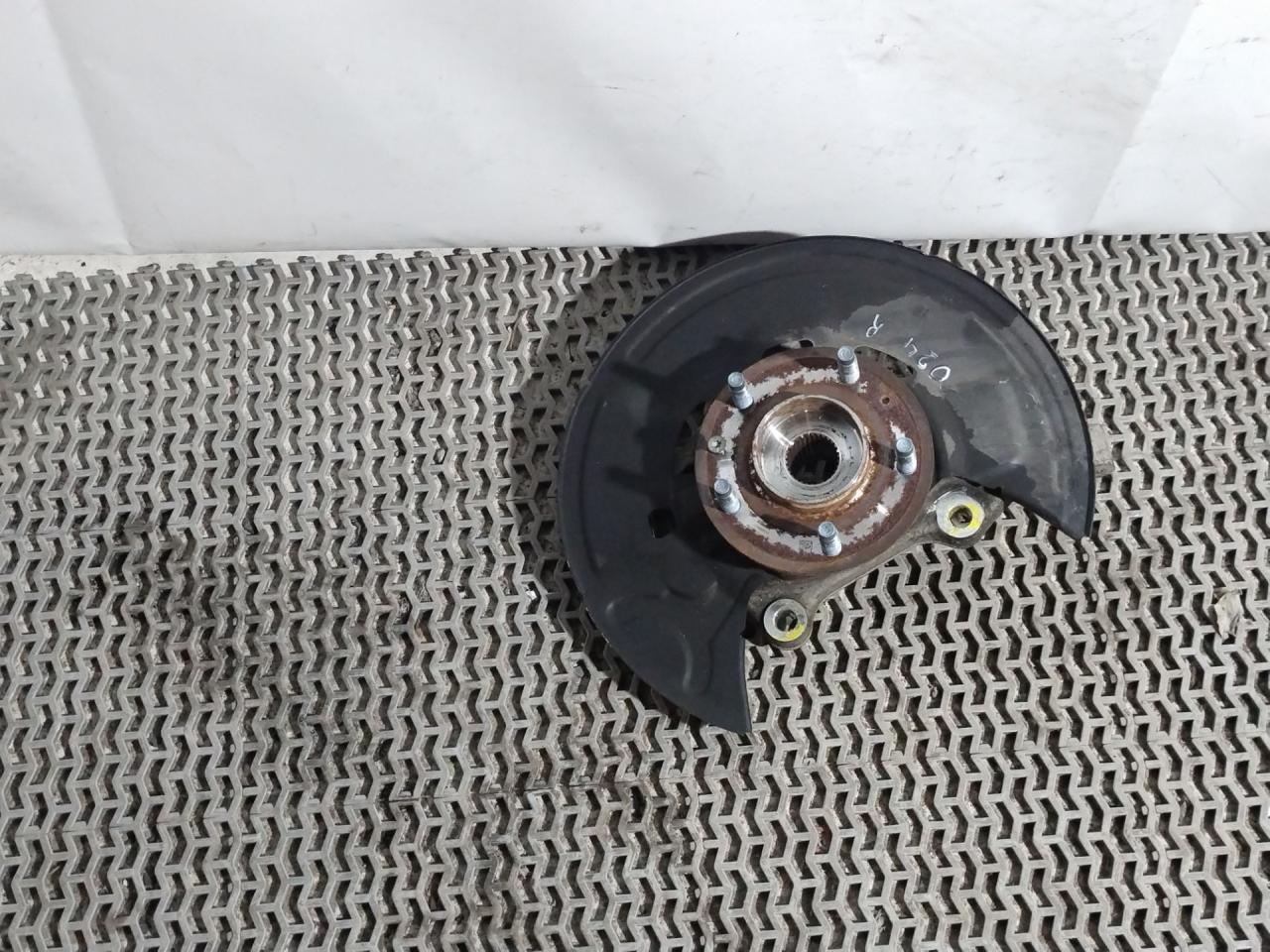 ступица передняя правая Chevrolet Equinox 3 поколение 2019, 2.0 л., бензин, АКПП, черный, внедорожник 5 дв., передний привод - фото №1