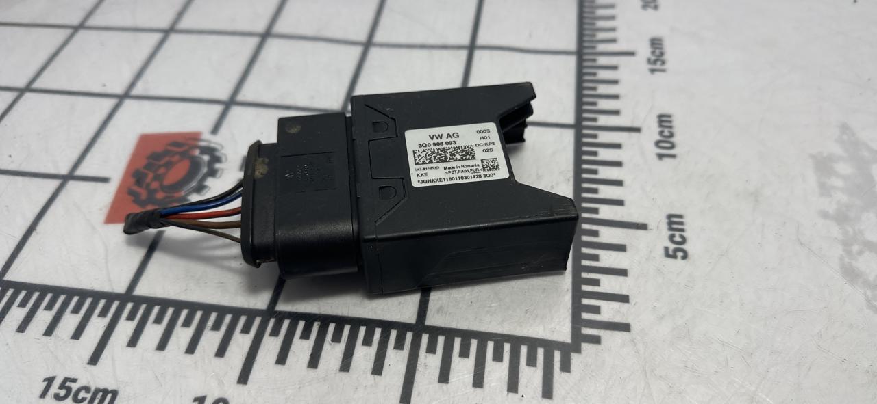 реле бензонасоса Volkswagen Atlas 2018, 3.6 л., бензин, АКПП, черный, внедорожник 5 дв., полный привод, 3Q0906093 - фото №1