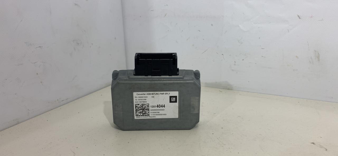 Преобразователь напряжения Chevrolet Equinox 3 поколение 2018, 1.5 л., бензин, АКПП, белый, внедорожник 5 дв., полный привод, 13514044 - фото №1