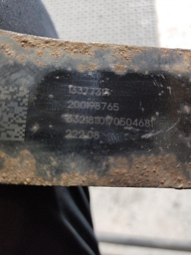 рычаг задний правый Chevrolet Equinox 3 поколение 2018, 1.5 л., бензин, АКПП, белый, внедорожник 5 дв., полный привод, 13377313 - фото №1