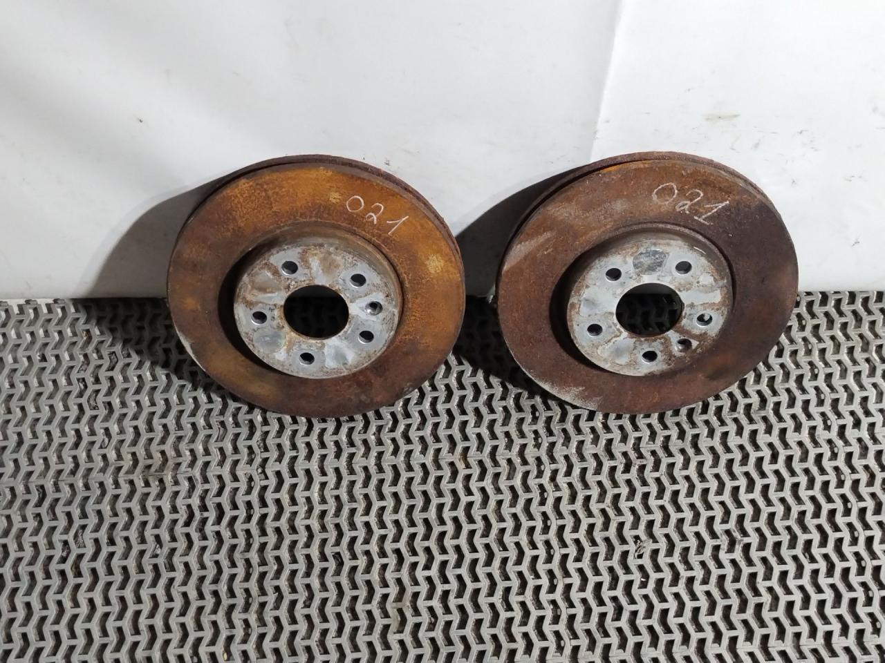 диск тормозной передний Chevrolet Cruze 2 поколение 2017, 1.4 л., бензин, АКПП, серый, седан - фото №1