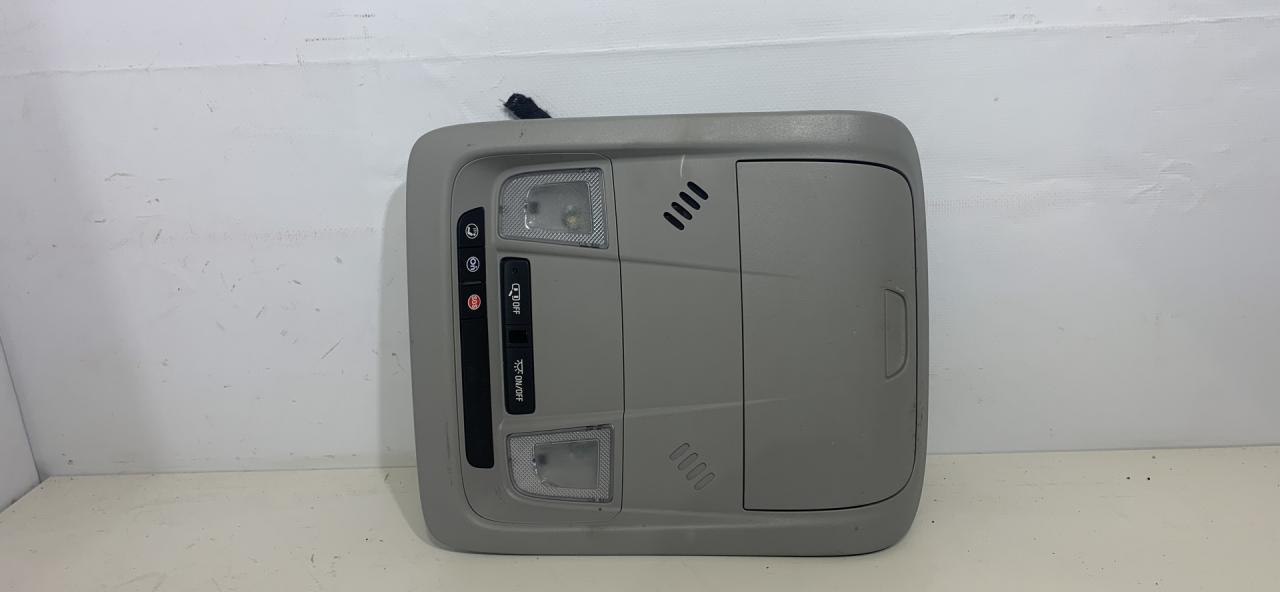 фонарь салона (плафон) Chevrolet Equinox 3 поколение 2019, 1.5 л., бензин, АКПП, серый, внедорожник 5 дв., полный привод - фото №1