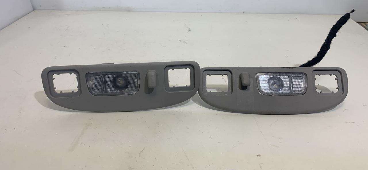 фонарь салона (плафон) Chevrolet Equinox 3 поколение 2019, 1.5 л., бензин, АКПП, серый, внедорожник 5 дв., полный привод - фото №1