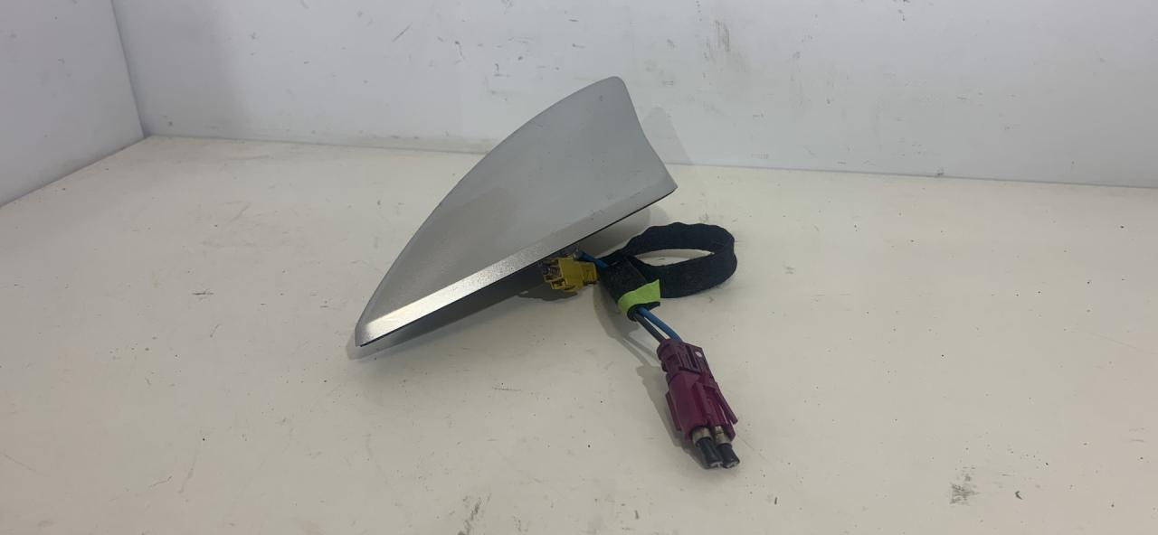 антенна Chevrolet Cruze 2 поколение 2017, 1.4 л., бензин, АКПП, серый, седан - фото №1