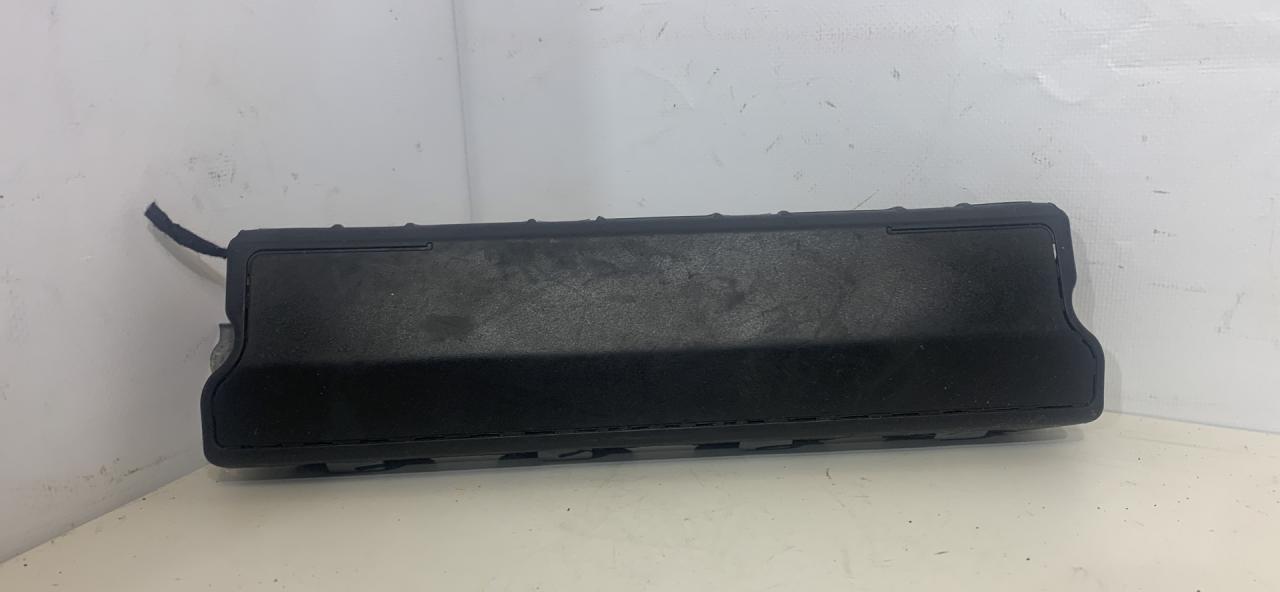 подушка безопасности коленная Chevrolet Cruze 2 поколение 2017, 1.4 л., бензин, АКПП, серый, седан, 39066824 - фото №1