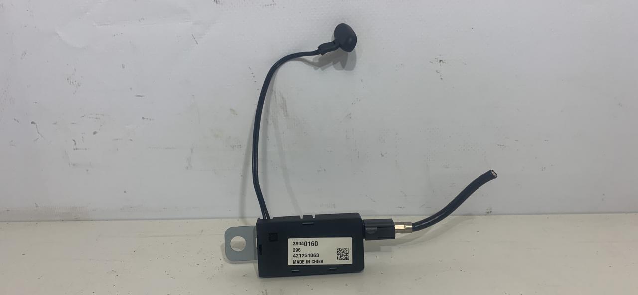 усилитель антенны Chevrolet Cruze 2 поколение 2017, 1.4 л., бензин, АКПП, серый, седан, 39040160 - фото №1