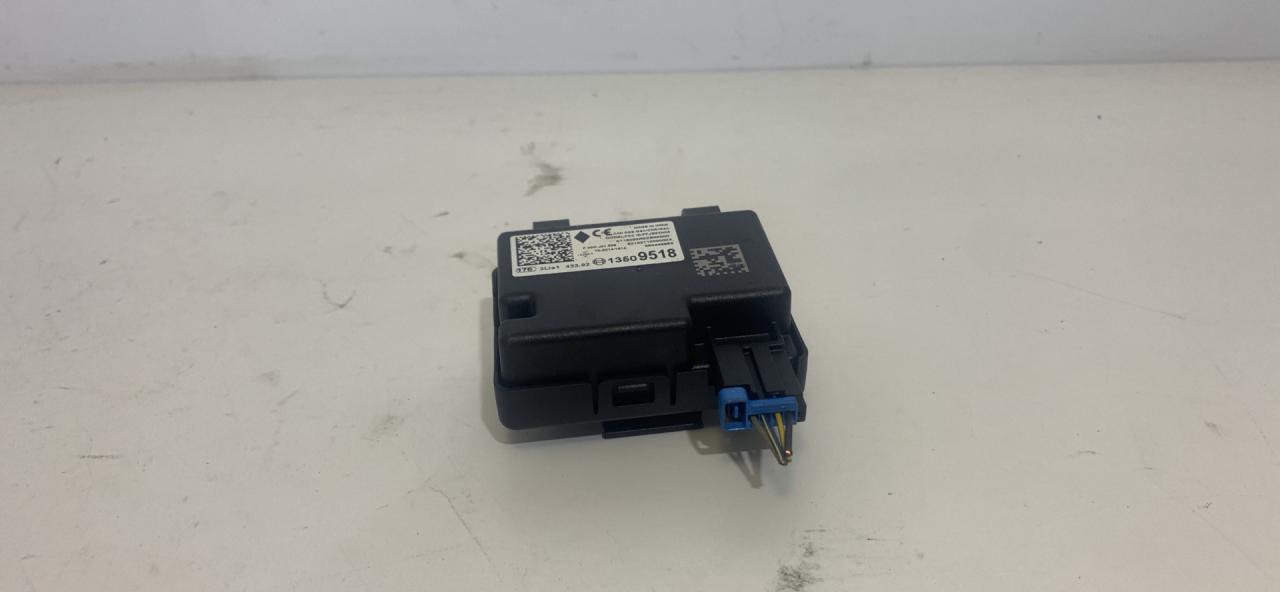 блок управления (другие) Chevrolet Cruze 2 поколение 2017, 1.4 л., бензин, АКПП, серый, седан, 13509518 - фото №1