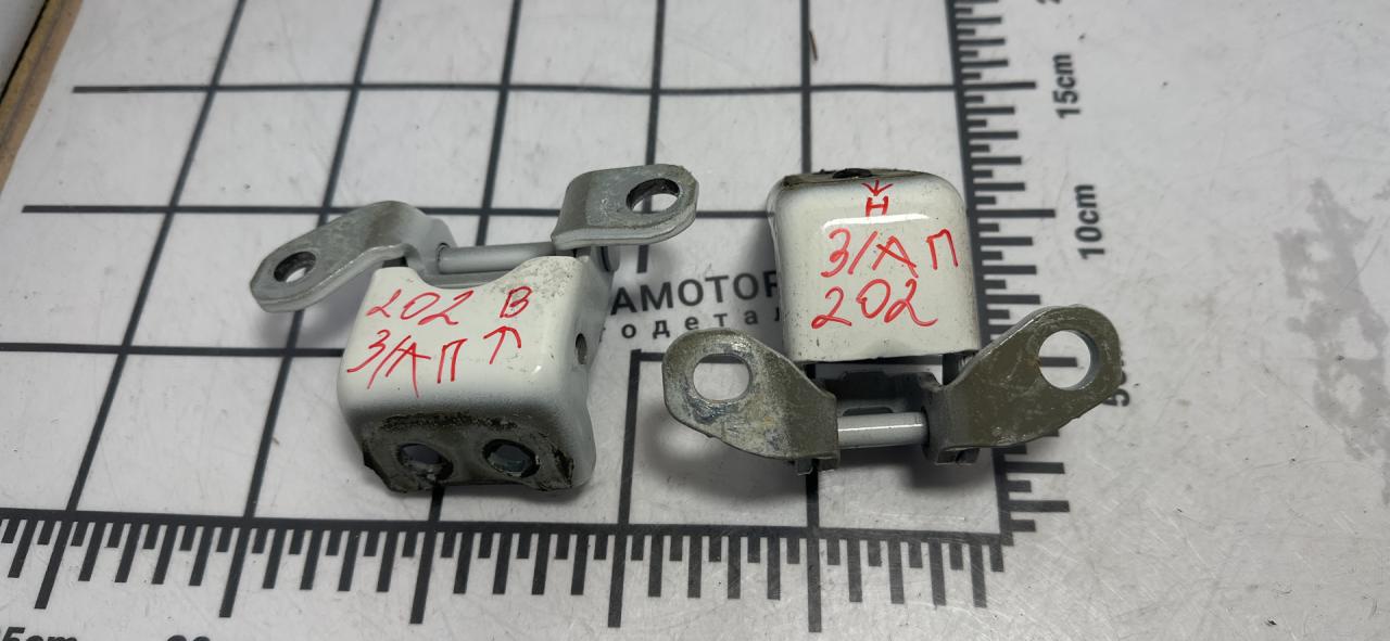 петля двери Acura RDX 3 поколение 2019, 2.0 л., бензин, АКПП, белый, передний привод - фото №1