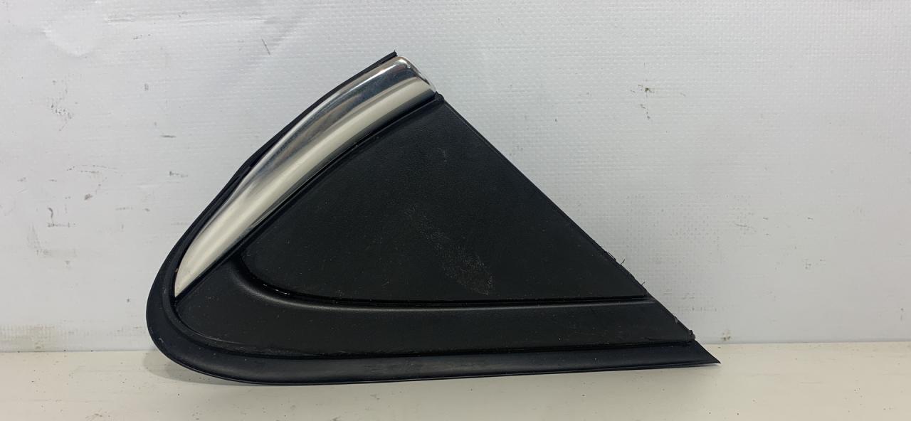 Накладка крыла (уголок зеркала) переднего правого Chevrolet Cruze 2 поколение 2017, 1.4 л., бензин, АКПП, серый, седан, 84106816 - фото №1