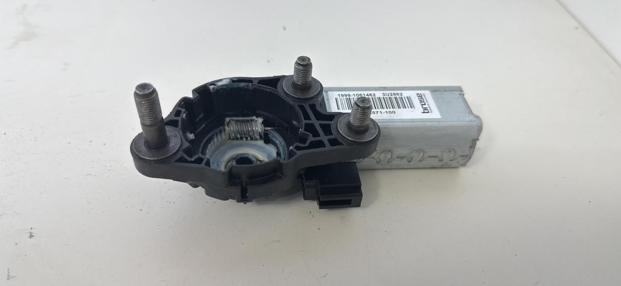 моторчик регулировки сиденья Chevrolet Equinox 3 поколение 2019, 1.5 л., бензин, АКПП, черный, внедорожник 5 дв., полный привод - фото №1