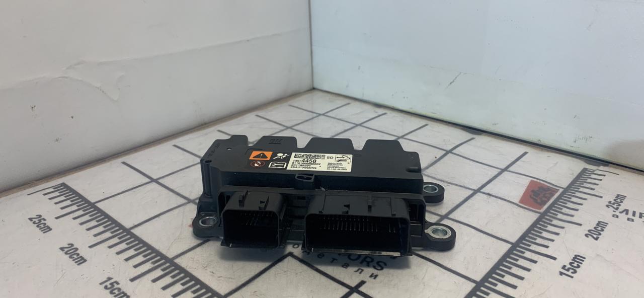 блок AirBag Chevrolet Equinox 3 поколение 2018, 1.5 л., бензин, АКПП, черный, внедорожник 5 дв., полный привод, 13514458 - фото №1