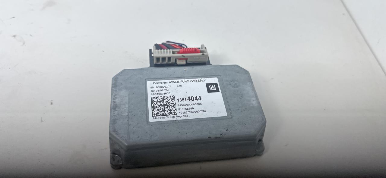 Преобразователь напряжения Chevrolet Equinox 3 поколение 2019, 1.5 л., бензин, АКПП, черный, внедорожник 5 дв., полный привод, 13514044 - фото №1