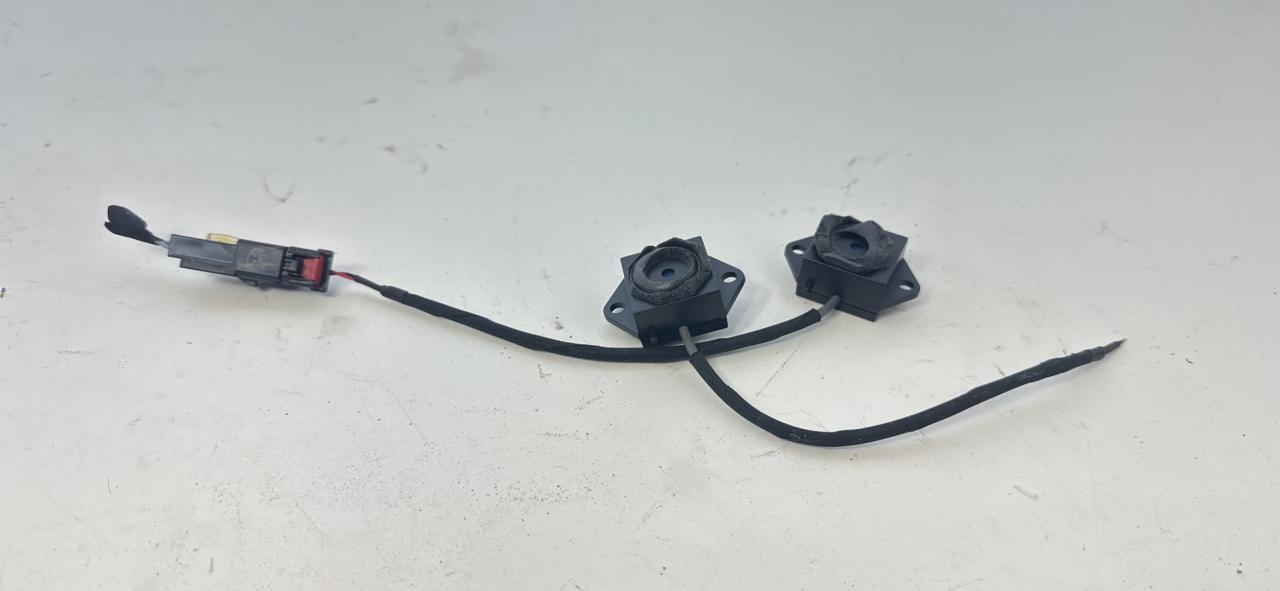 микрофон Chevrolet Equinox 3 поколение 2019, 1.5 л., бензин, АКПП, черный, внедорожник 5 дв., полный привод - фото №1