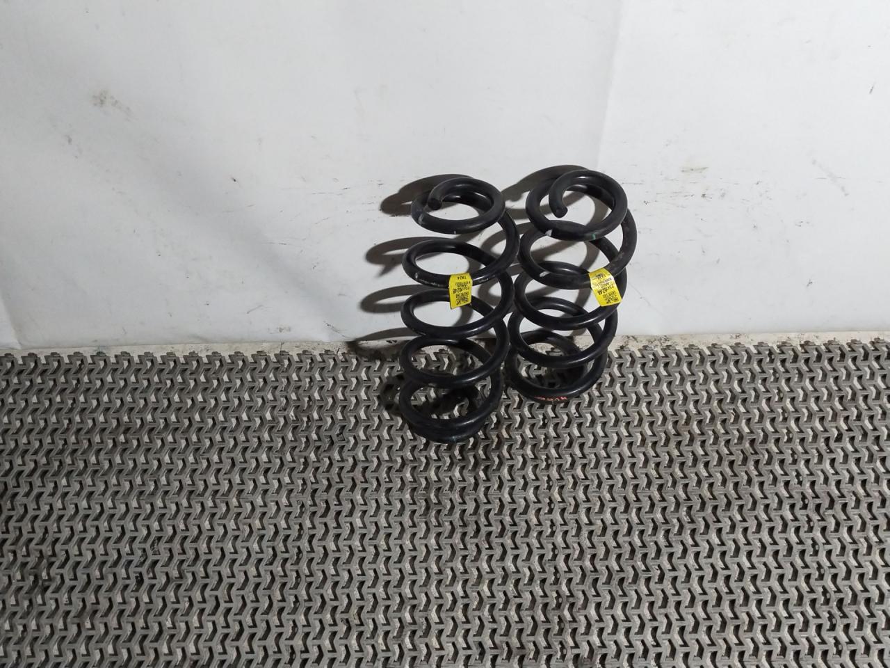 пружина задняя Chevrolet Equinox 3 поколение 2019, 1.5 л., бензин, АКПП, серый, внедорожник 5 дв., полный привод, 23476248 - фото №1