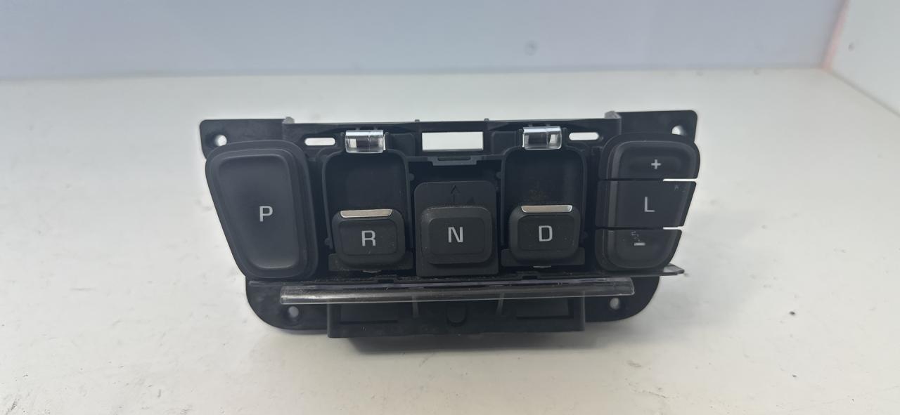 кулиса GMC Terrain 2 поколение 2018, 1.5 л., бензин, АКПП, черный, внедорожник 5 дв., полный привод - фото №1