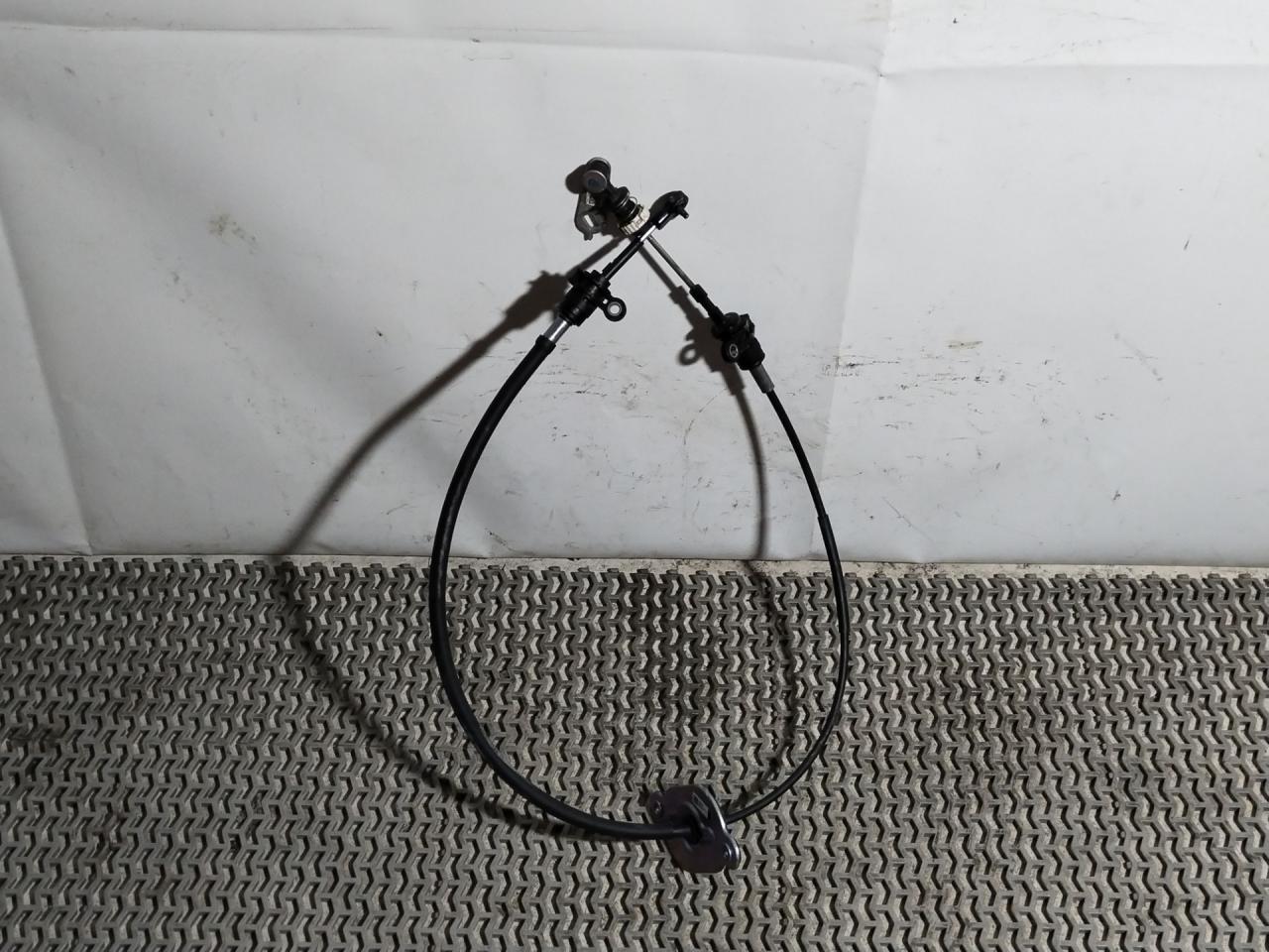 трос кулисы КПП Chevrolet Equinox 3 поколение 2019, 1.5 л., бензин, АКПП, черный, внедорожник 5 дв., полный привод, 84414111 - фото №1