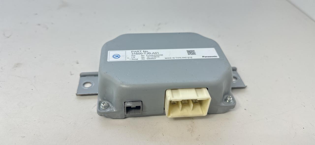 блок управления (другие) Acura RDX 3 поколение 2019, 2.0 л., бензин, АКПП, белый, передний привод, 31600TJBA01 - фото №1