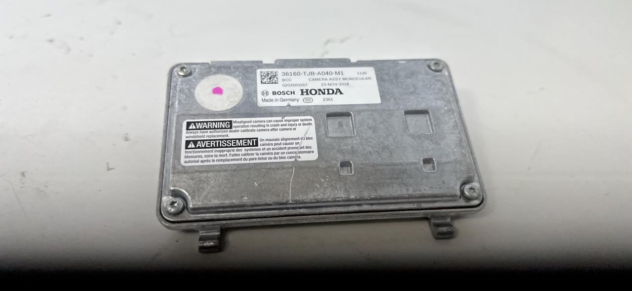 камера переднего обзора Acura RDX 3 поколение 2019, 2.0 л., бензин, АКПП, белый, передний привод, 36160TJBA040M1 - фото №1