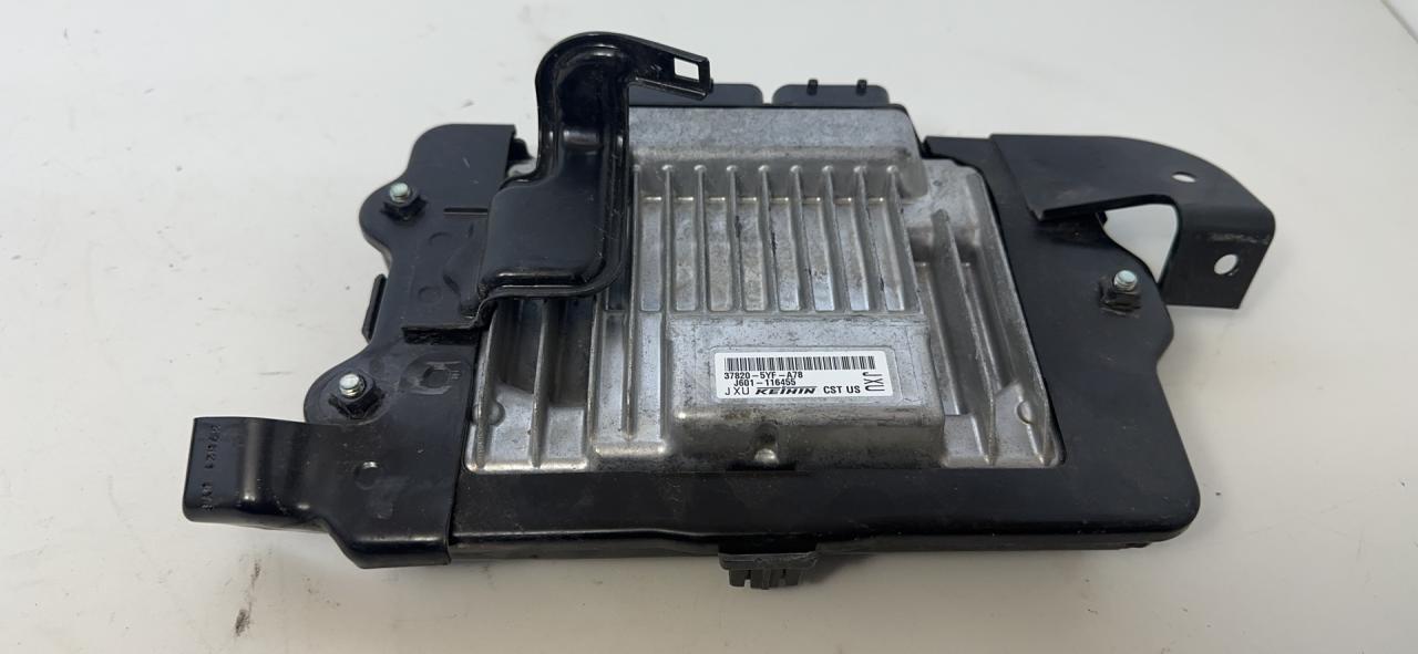 блок управления двигателем Acura RDX 3 поколение 2019, 2.0 л., бензин, АКПП, белый, передний привод, 37820-5YF-A78 - фото №1