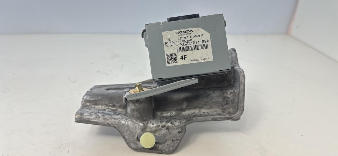 блок управления (другие) Acura RDX 3 поколение 2019, 2.0 л., бензин, АКПП, белый, передний привод, 39200-TJC-A020-M1 - фото №1