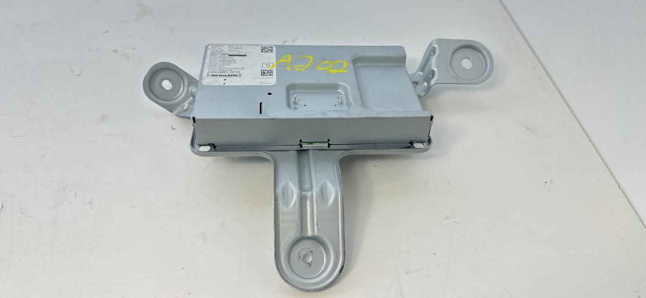 блок радио Acura RDX 3 поколение 2019, 2.0 л., бензин, АКПП, белый, передний привод, 39800TJBA11 - фото №1