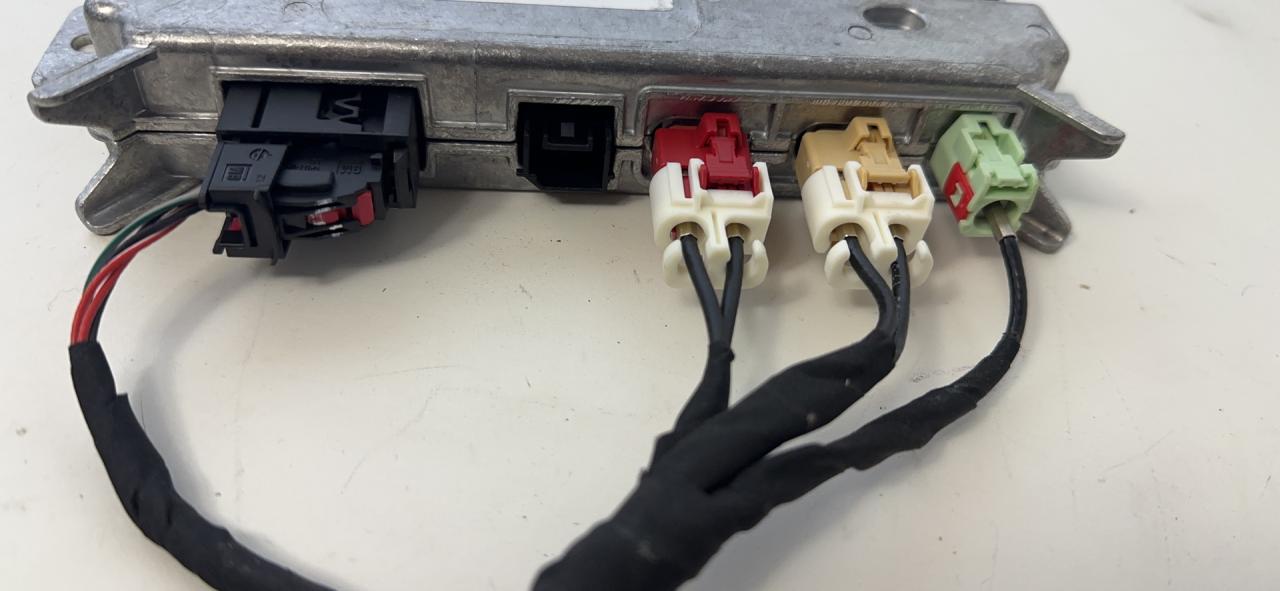 Блок управления круговым обзором Chevrolet Equinox 3 поколение 2019, 2.0 л., бензин, АКПП, черный, внедорожник 5 дв., передний привод - фото №1