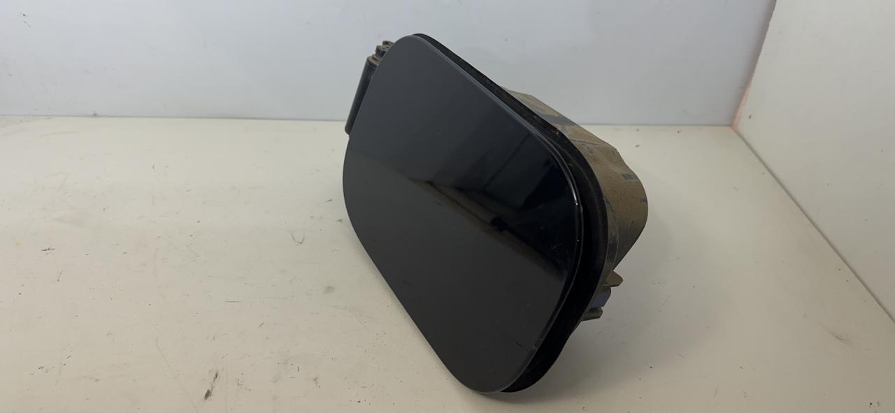 лючок топливного бака Chevrolet Equinox 3 поколение 2019, 2.0 л., бензин, АКПП, черный, внедорожник 5 дв., передний привод - фото №1