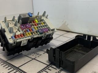 блок предохранителей Chevrolet Equinox 3 поколение 2018, 1.5 л., бензин, АКПП, черный, внедорожник 5 дв., полный привод, 33172518