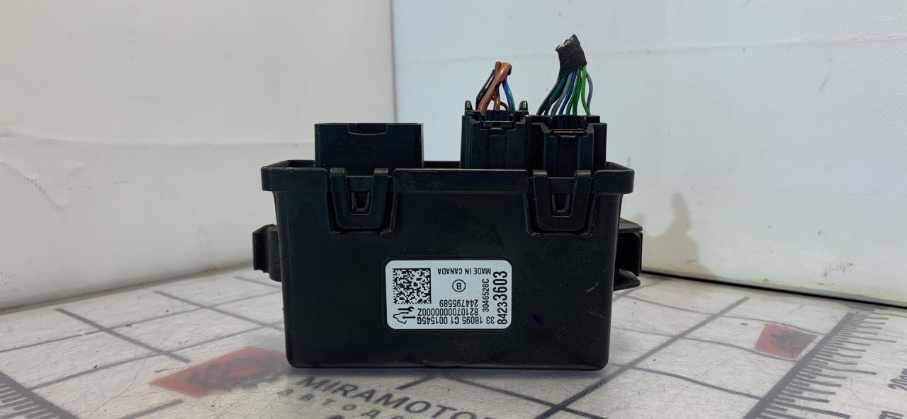 блок управления крышкой багажника Chevrolet Equinox 3 поколение 2018, 1.5 л., бензин, АКПП, черный, внедорожник 5 дв., полный привод, 84233603 - фото №1