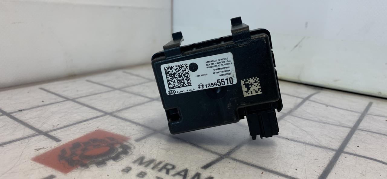 Блок управления бесключевым доступом Chevrolet Equinox 3 поколение 2018, 1.5 л., бензин, АКПП, черный, внедорожник 5 дв., полный привод - фото №1