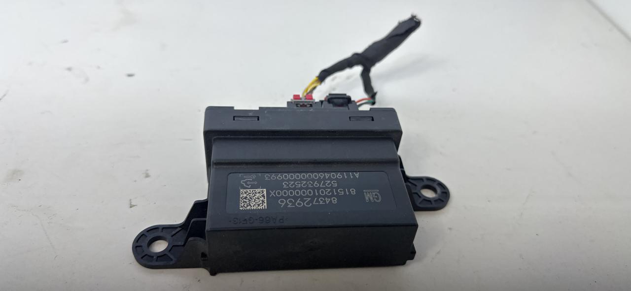 блок управления парктрониками Chevrolet Equinox 3 поколение 2019, 2.0 л., бензин, АКПП, черный, внедорожник 5 дв., передний привод, 84372936 - фото №1